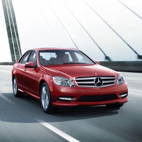 C Class Sedan Puzzle game on Video-Igrice.com